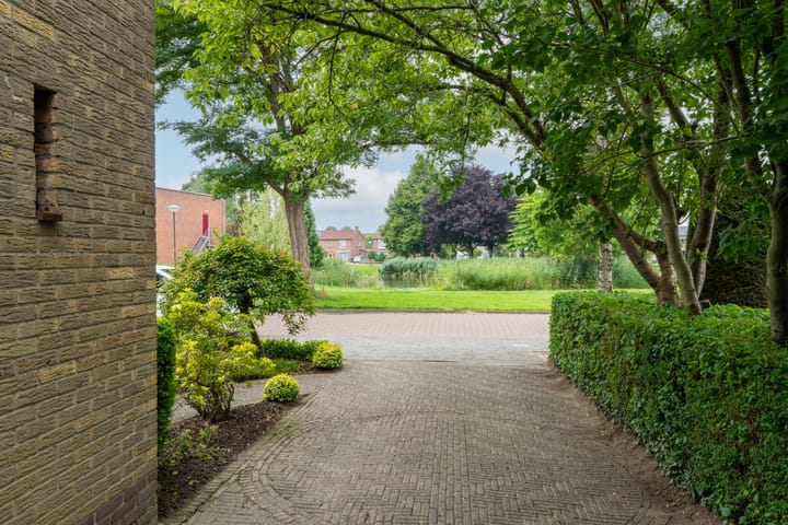 Photo 4 of Vijverstraat 8