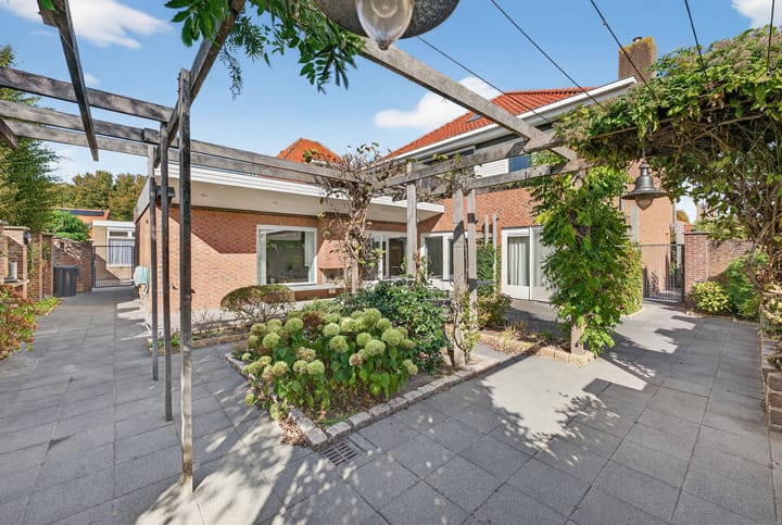 Foto 42 van Burgemeester Mijslaan 4