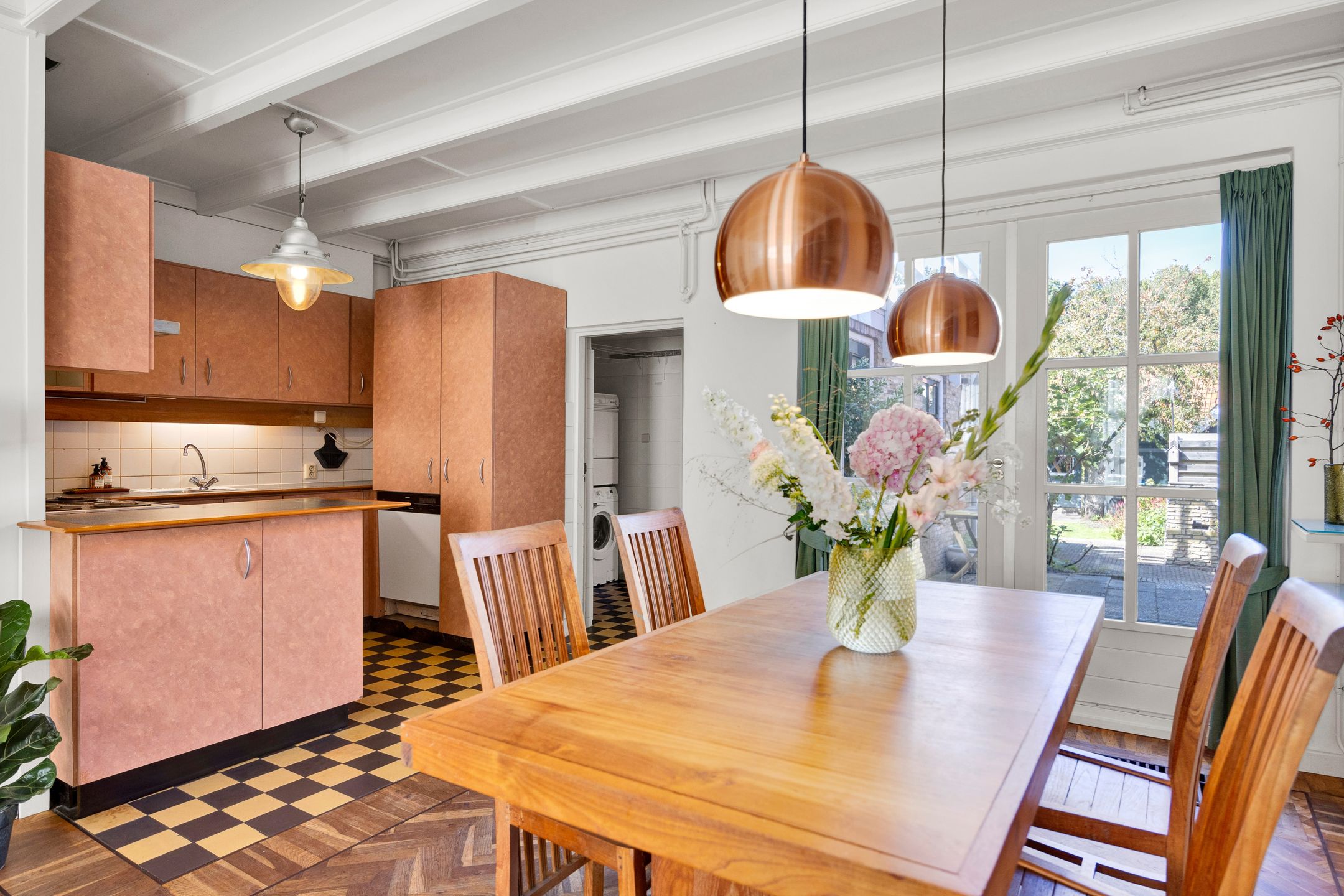 Photo 9 of Dubbelstraat 211