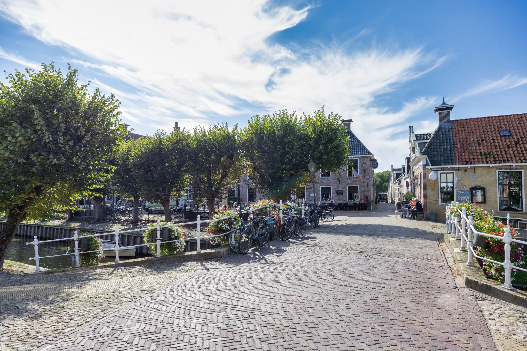 Photo 36 of Dubbelstraat 211