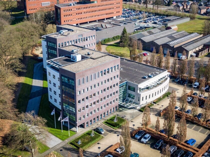 Bekijk foto 1 van Schumanpark 9-11