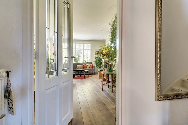 Photo 7 of Middelhovenstraat 3