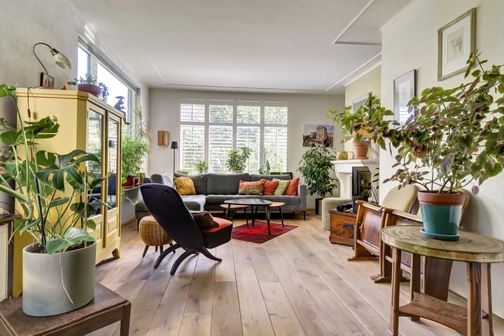 Photo 8 of Middelhovenstraat 3