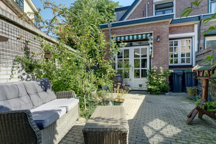 Photo 32 of Middelhovenstraat 3