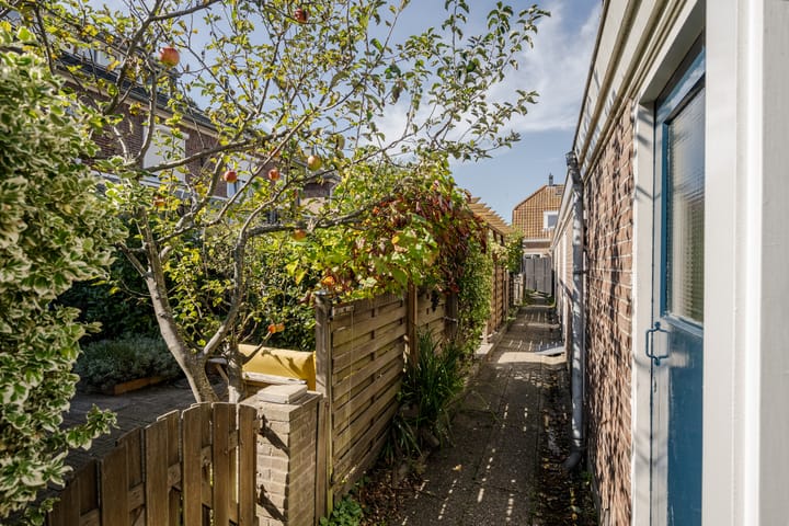 Foto 21 van Meteorenweg 82