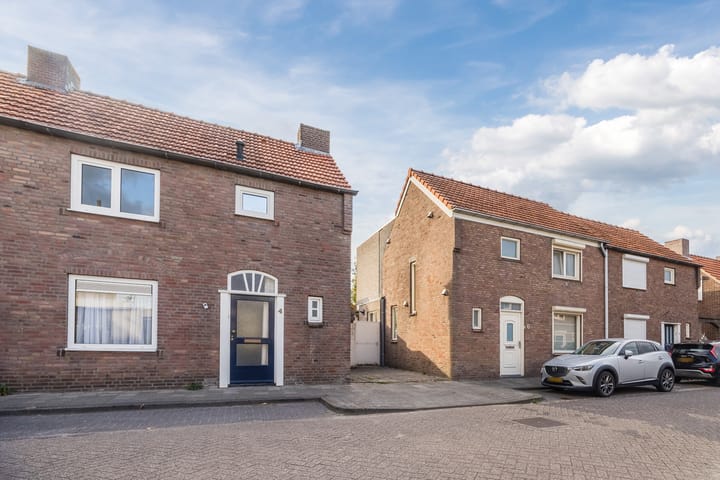 Photo 2 of Wethouder van de Lisdonkstraat 4