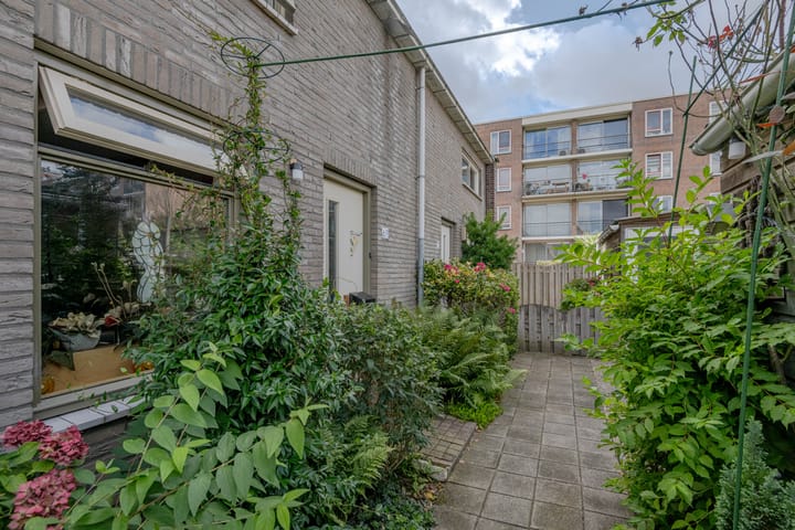 Photo 6 of Geertruidenbergstraat 69