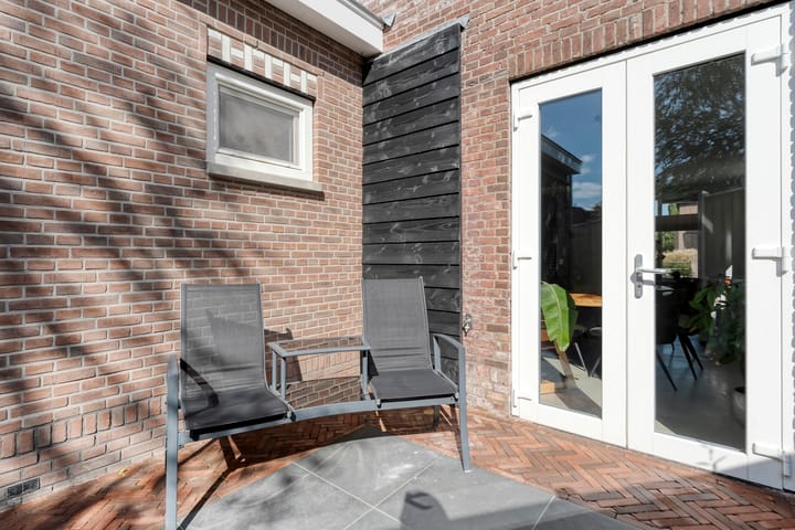 Foto 43 van van Dongenstraat 11