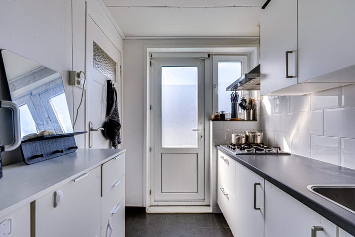 Photo 15 of Wilhelminastraat 15