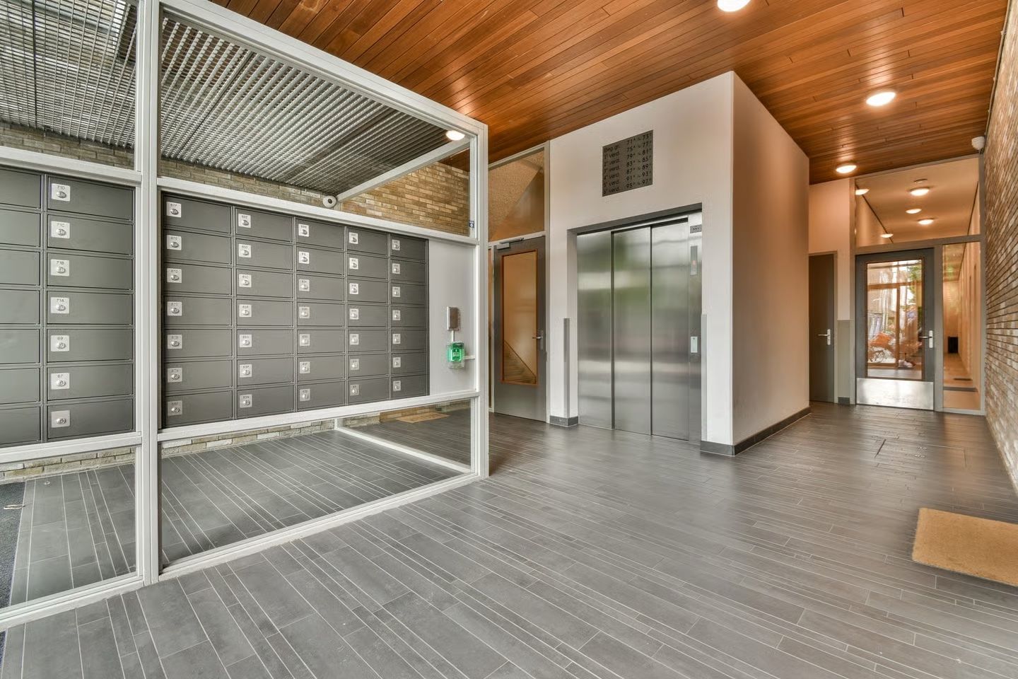 Photo 14 of Johan van der Keukenstraat 83-G