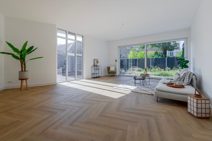 Photo 5 of van Oosthuyselaan 79-A