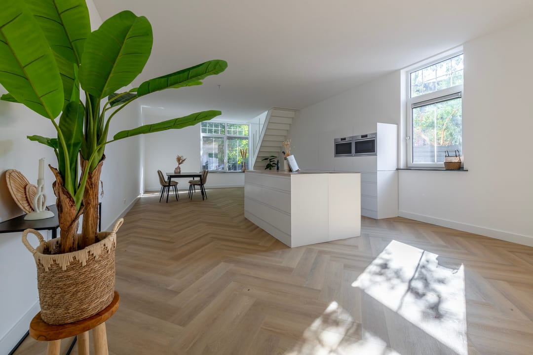 Photo 7 of van Oosthuyselaan 79-A