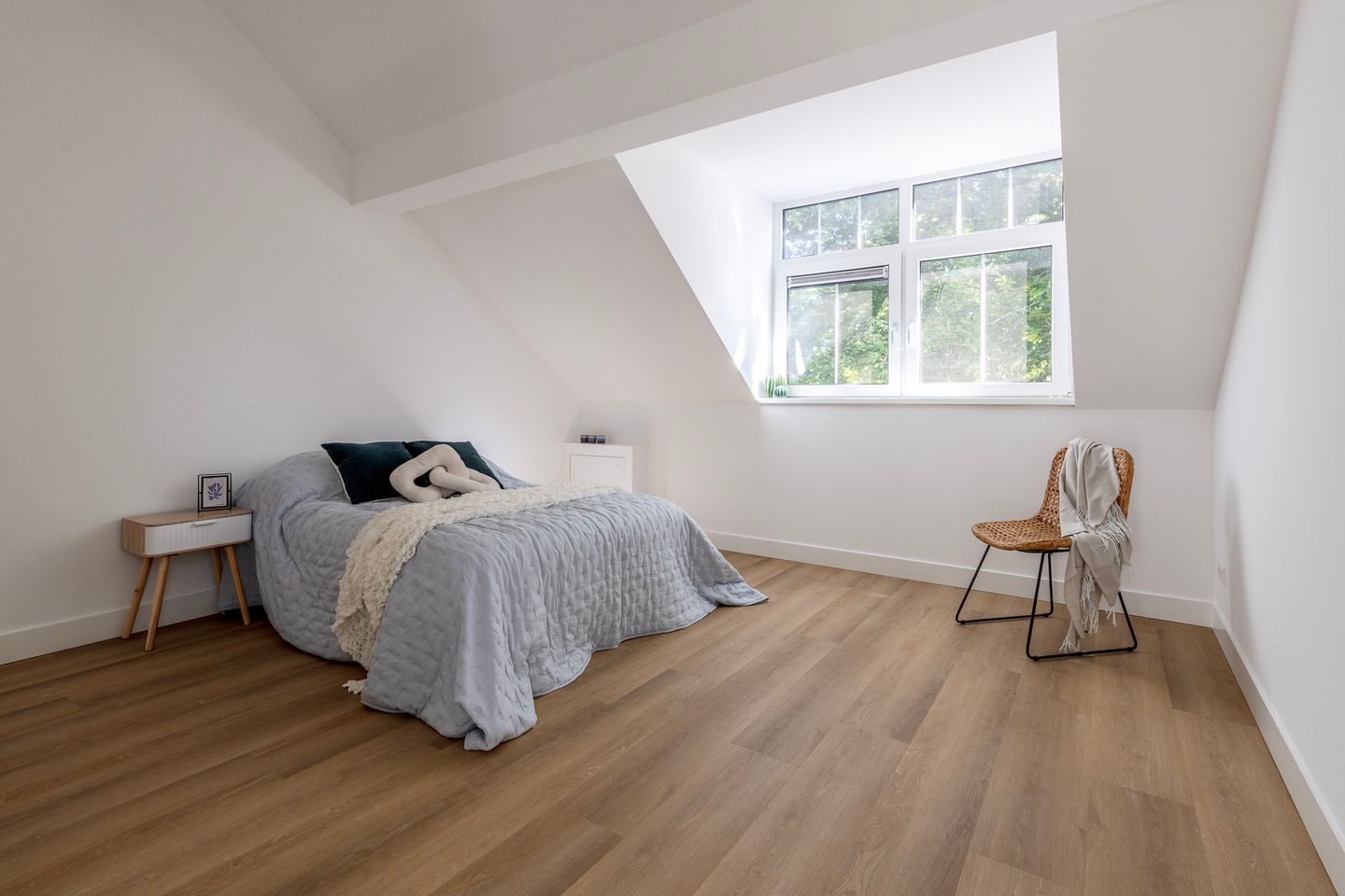 Photo 14 of van Oosthuyselaan 79-A