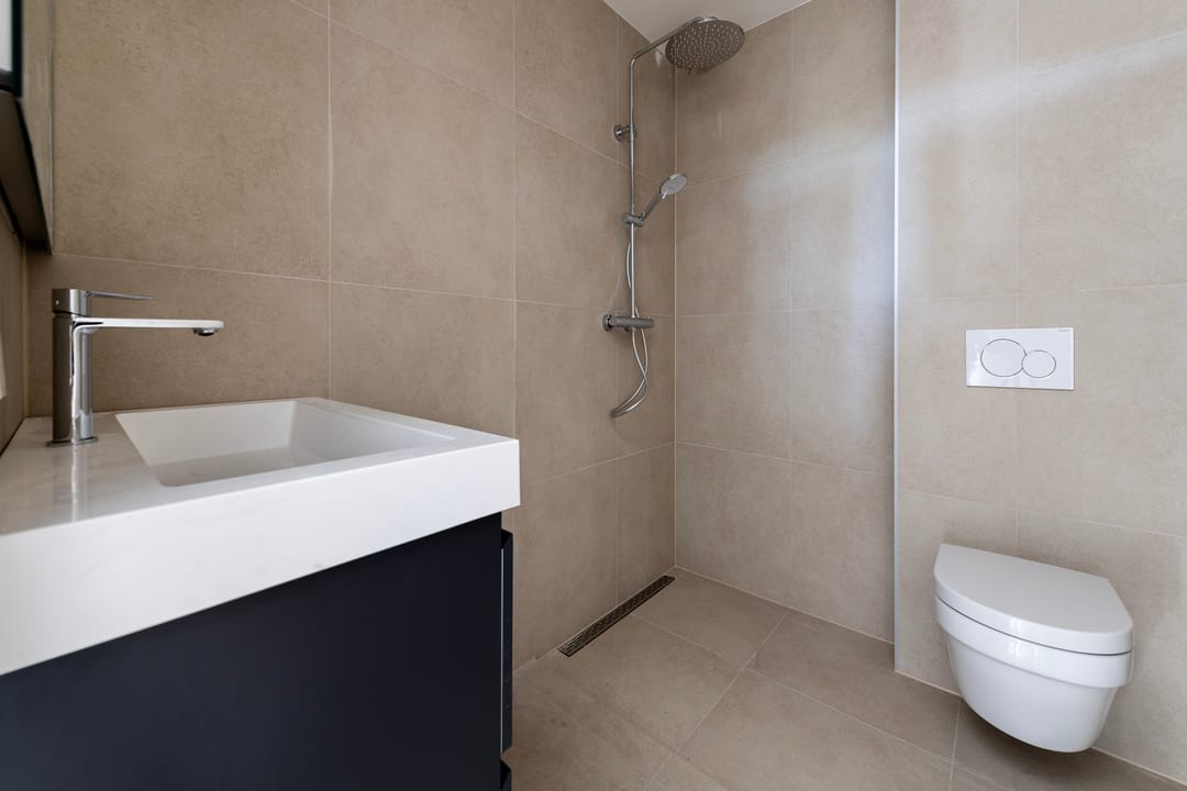 Photo 17 of van Oosthuyselaan 79-A