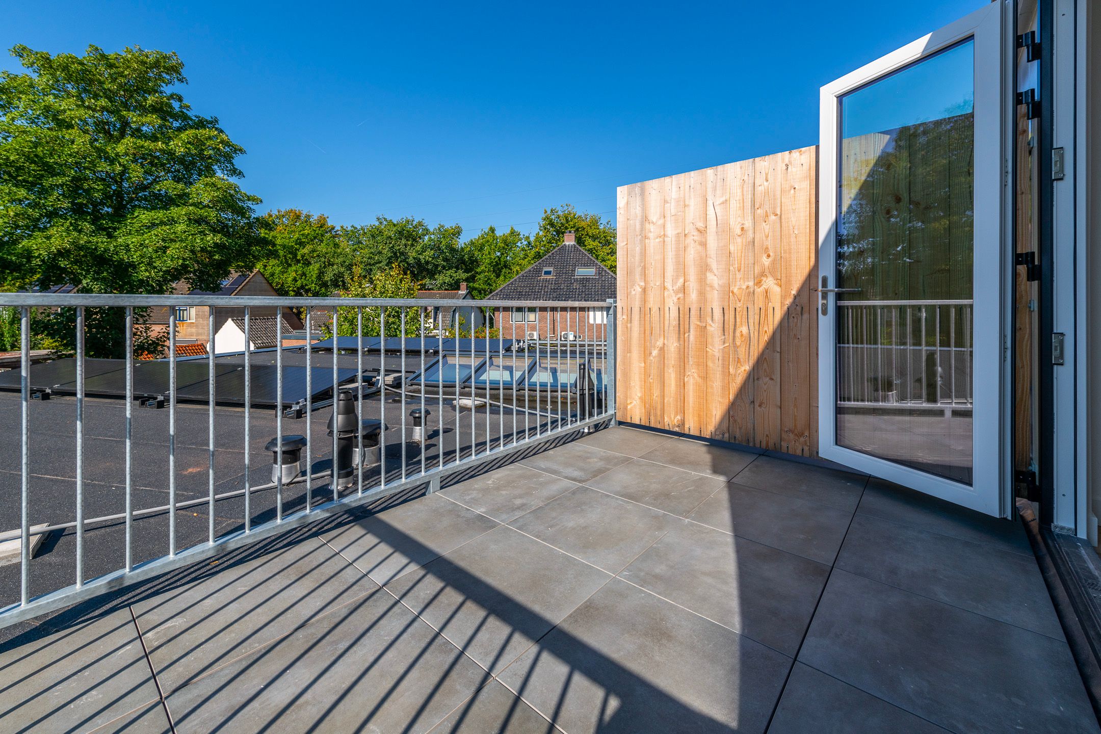 Photo 18 of van Oosthuyselaan 79-A