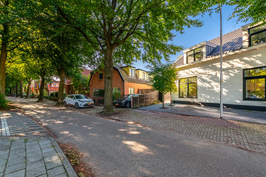 Photo 26 of van Oosthuyselaan 79-A