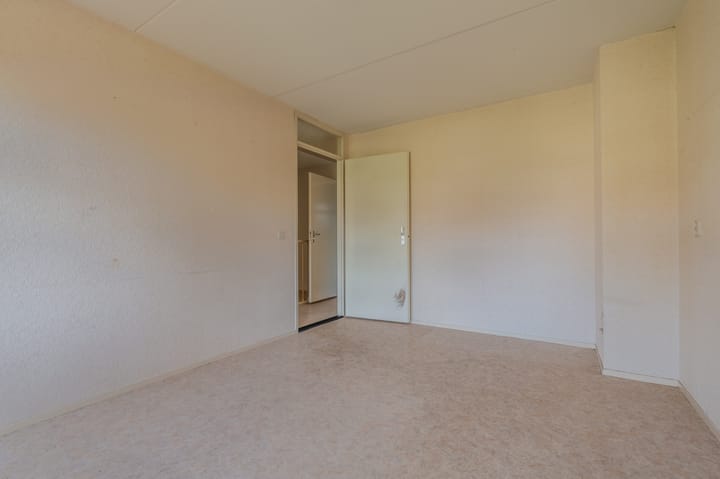 Photo 26 of Dr. Oortwijn Botjeslaan 138