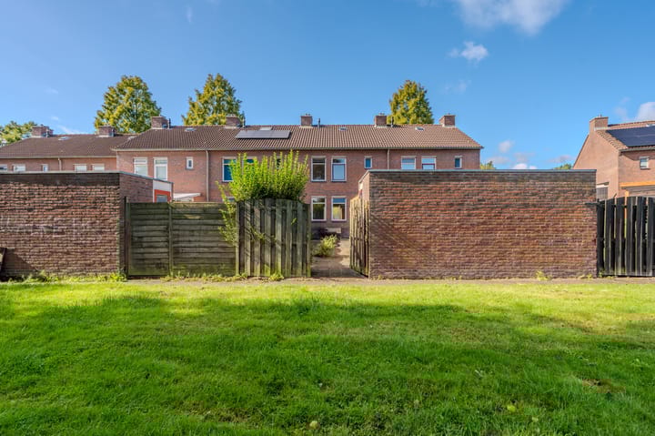 Photo 42 of Dr. Oortwijn Botjeslaan 138