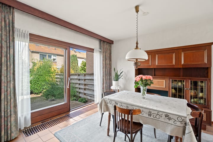 Foto 13 van Julianalaan 25