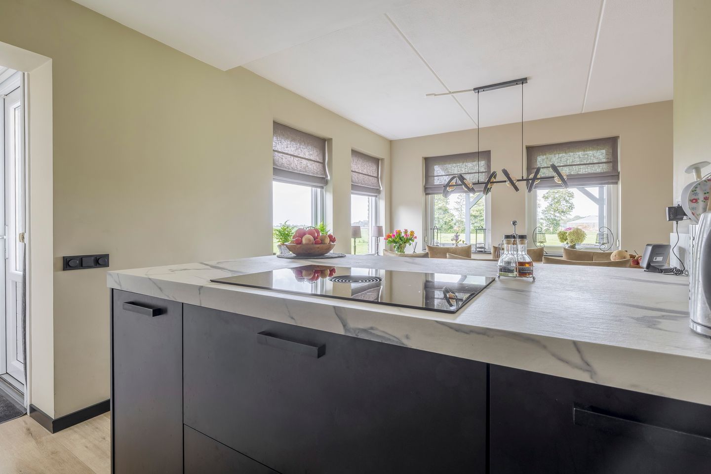 Foto 20 van Hoofdweg 75