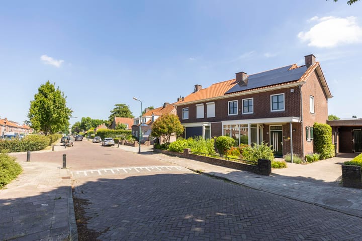 Foto 54 van Merefeltstraat 14