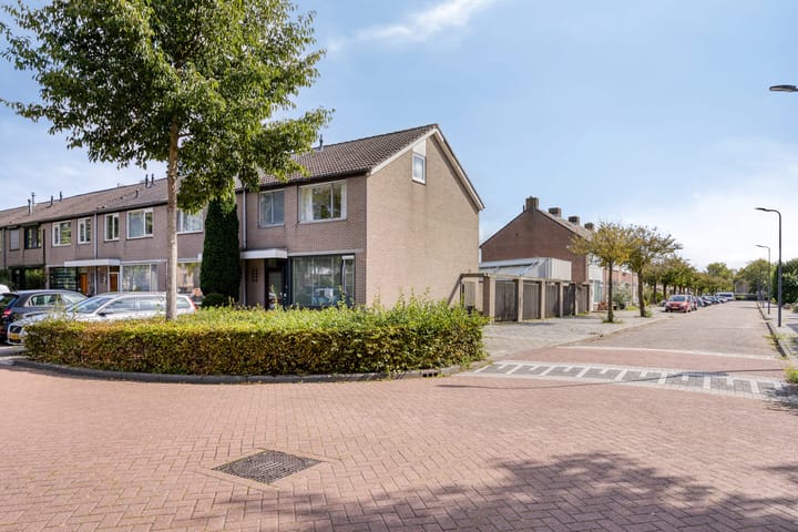 Raadhuisstraat 104