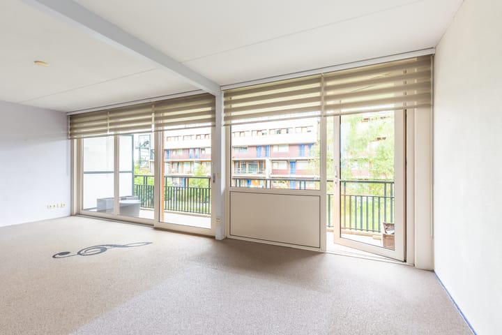 Foto 13 van Du Perronstraat 18