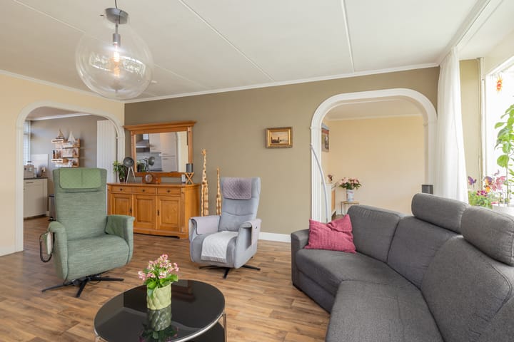 Photo 11 of Roland Holstheem 38