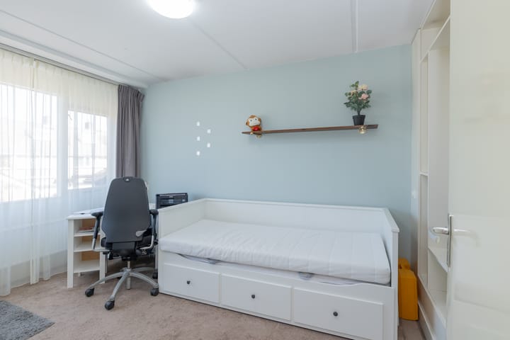 Photo 35 of Roland Holstheem 38