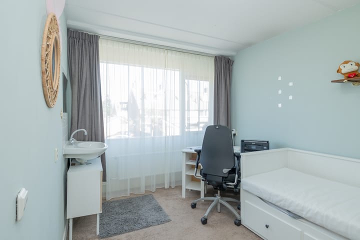 Photo 36 of Roland Holstheem 38