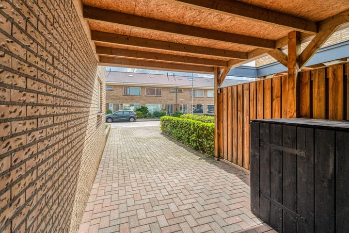 Photo 36 of J.P. Heyelaan 17