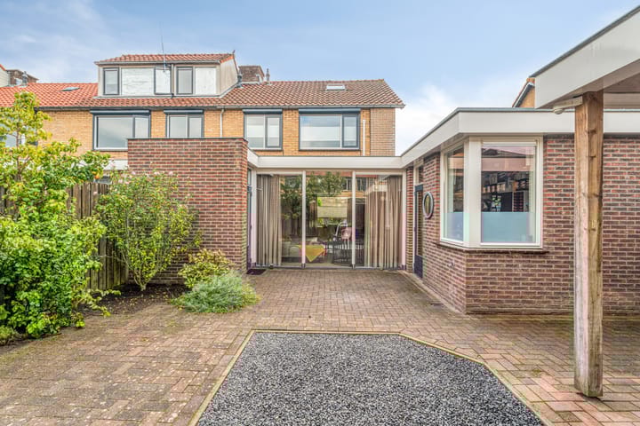 Photo 39 of J.P. Heyelaan 17