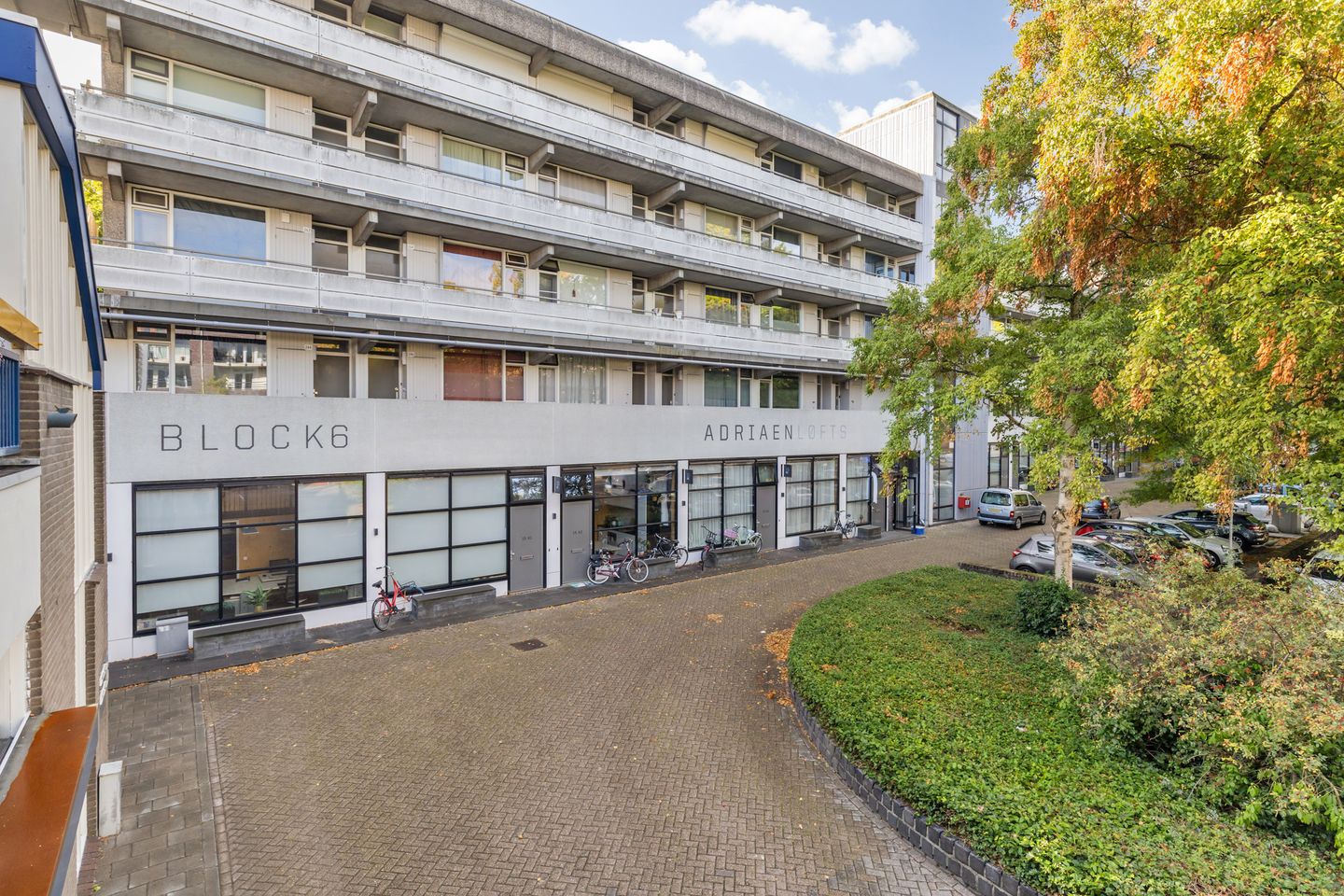 Photo 1 of Adriaan van Bergenstraat 308