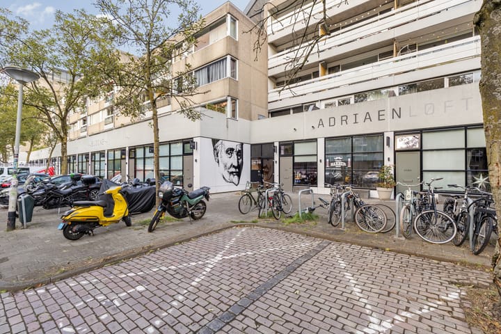 Photo 7 of Adriaan van Bergenstraat 308