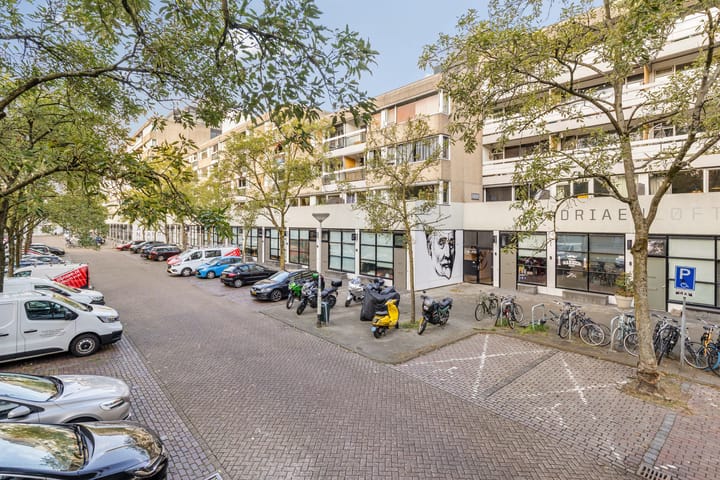 Photo 8 of Adriaan van Bergenstraat 308