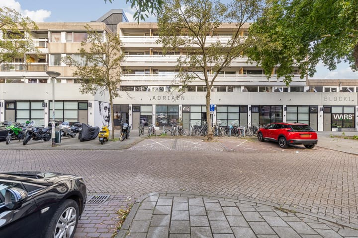 Photo 9 of Adriaan van Bergenstraat 308