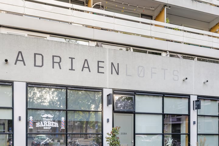 Photo 11 of Adriaan van Bergenstraat 308