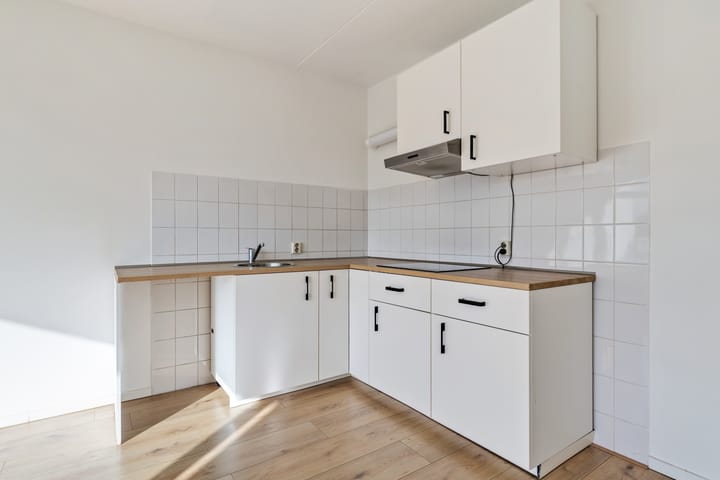 Photo 32 of Adriaan van Bergenstraat 308