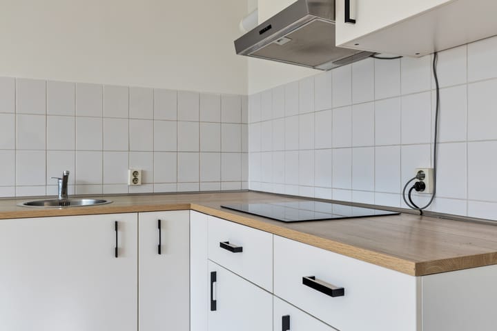 Photo 33 of Adriaan van Bergenstraat 308