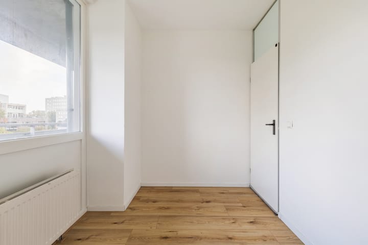 Photo 38 of Adriaan van Bergenstraat 308