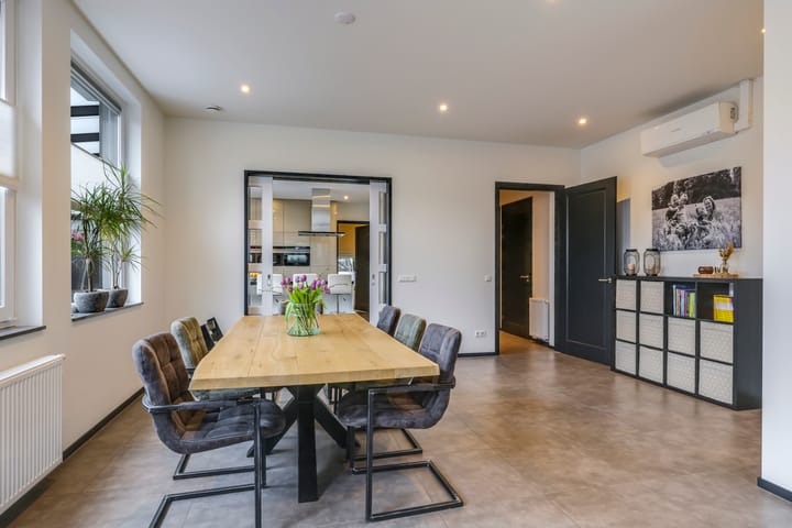 Photo 11 of Dr Huber Noodtplaats 10