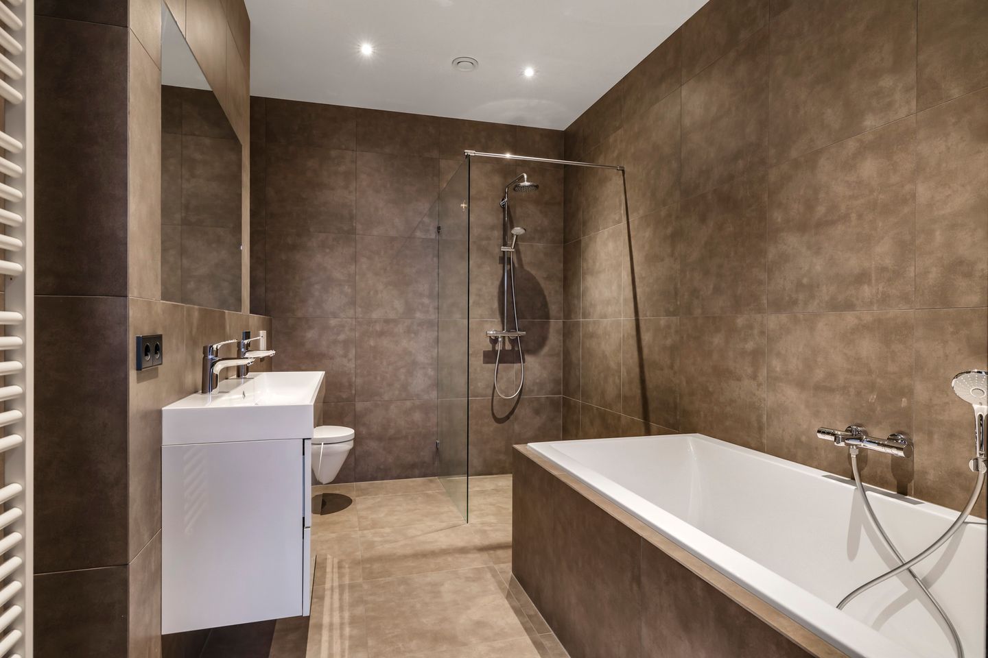 Foto 20 van Dr Huber Noodtplaats 10