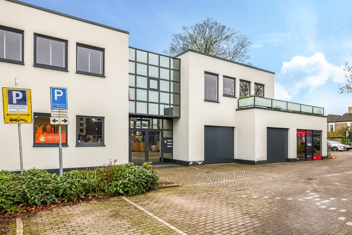 Photo 62 of Dr Huber Noodtplaats 10