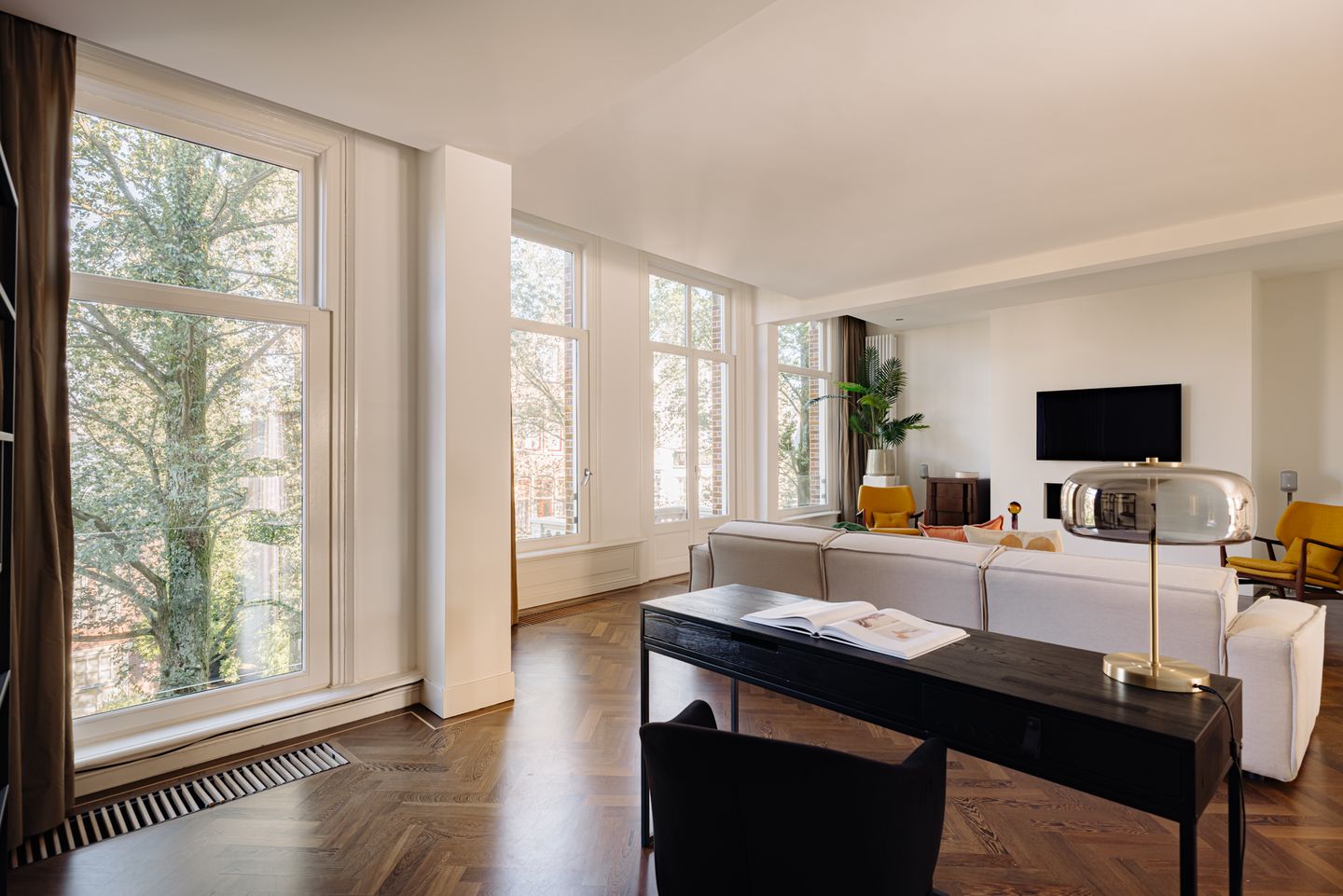 Photo 4 of Van Eeghenstraat 127-B