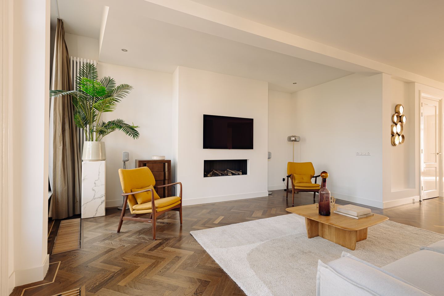 Photo 10 of Van Eeghenstraat 127-B