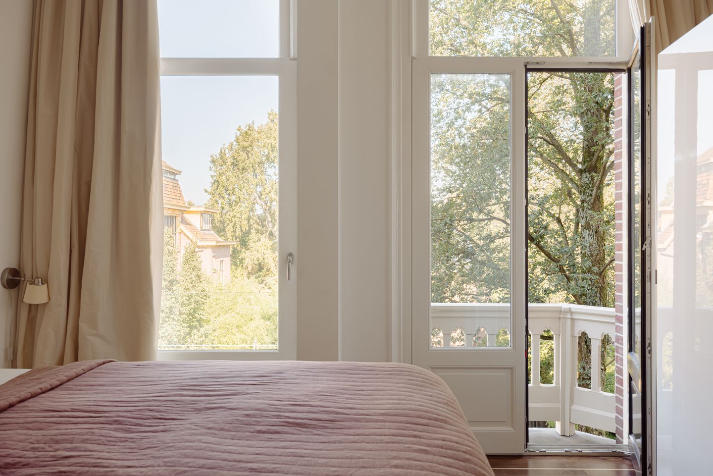 Photo 25 of Van Eeghenstraat 127-B