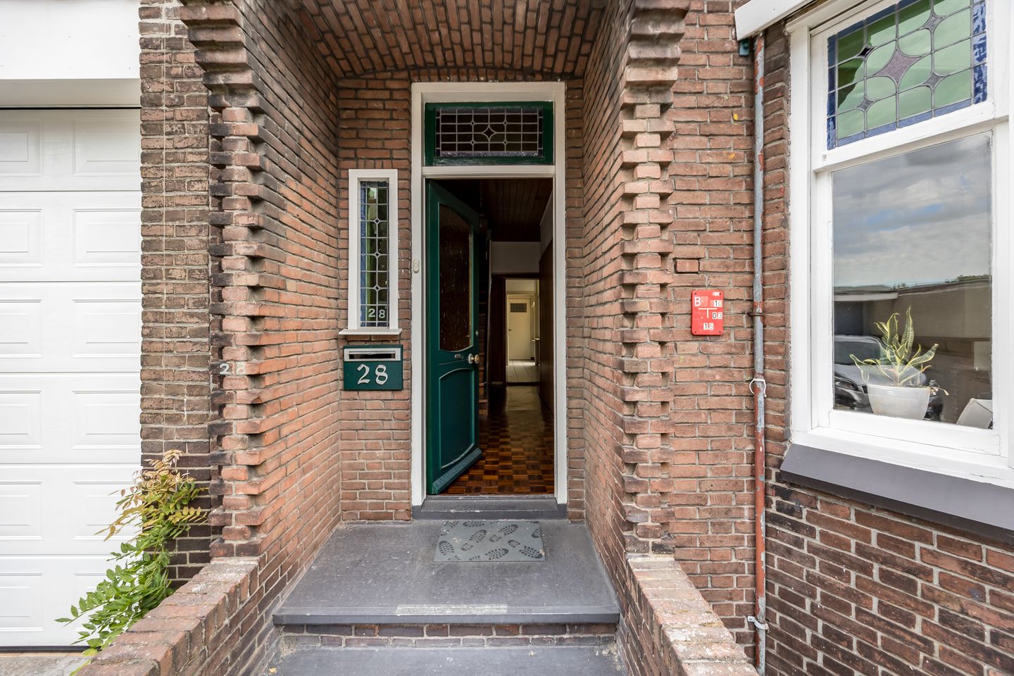 Photo 4 of Burgemeester Geillstraat 28