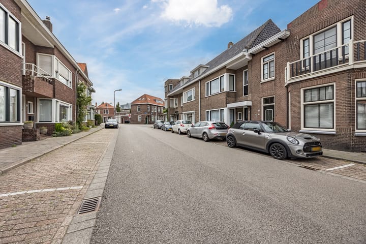 Foto 32 van Burgemeester Geillstraat 28