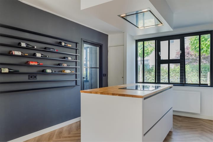 Photo 18 of Zevenheuvelenweg 79