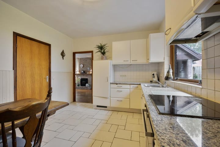 Foto 14 van Wethouder Bruensstraat 2-A